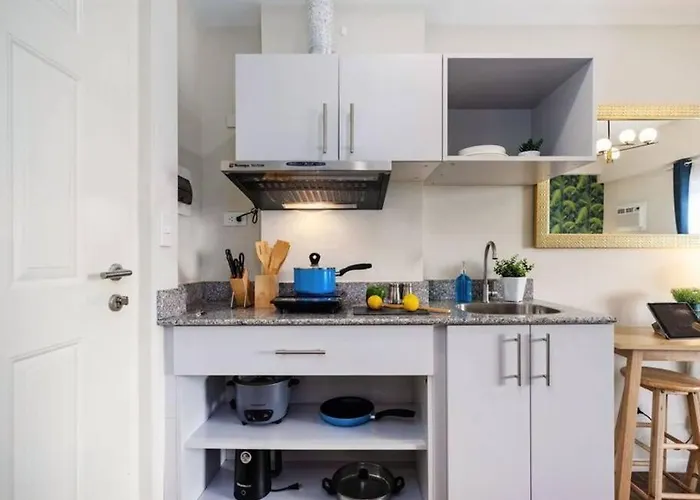 Apartment 309b Condotel Near Airport &mall,pool,gym,netflix *